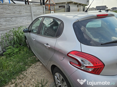 Peugeot 208 perfecta stare