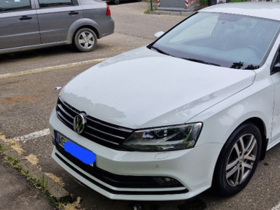 Volkswagen Jetta 1.2 TSI,105 CP/77kW,Benzina,Manuala,Primul proprietar