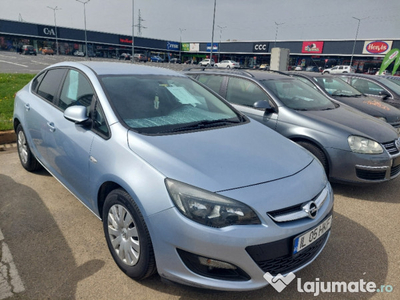 Opel Astra J - pretul este negiociabil