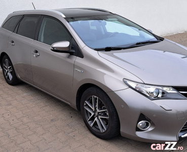 Toyota Auris 1.8 hybrid,2015,piele,panoramic