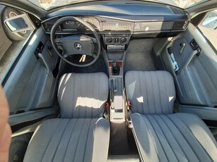 Mercedes 190 D, 2,5 Istoric