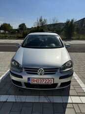 Vând Volkswagen Golf 5, motor 1.4, din 2004, Benzină