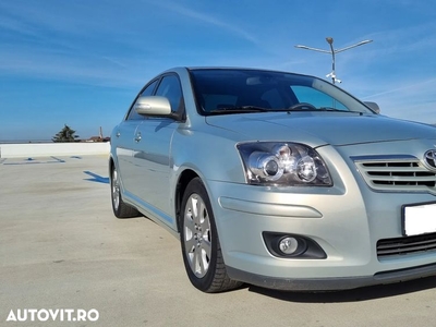 Toyota Avensis 1.6 Sedan Luna