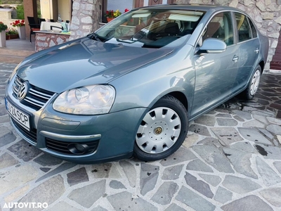 Volkswagen Jetta 1.9 TDI DPF Sportline DSG