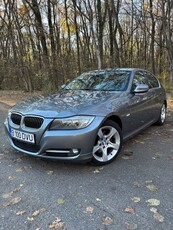 BMW Seria 3 320d DPF Aut. Edition Exclusive