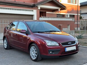 Ford Focus 1.6i 16V Ghia