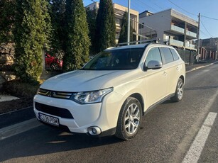 Mitsubishi Outlander 2.2 DI-D 4WD Automatik Diamant Edition