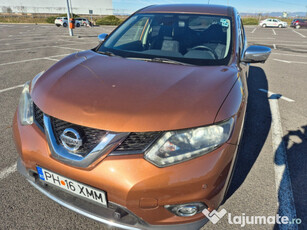 Nissan X-Trail masina