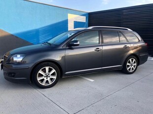 Toyota Avensis 2.0 D-4D Station Wagon Executive