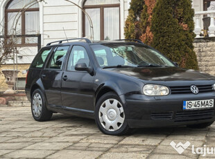 VW Golf 4 1.6i an 2004 impecabil