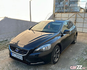 Volvo v40 d4 190cp r-design