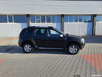 4x4 dacia duster 2012. Clima. 1.5 diesel. Jante. Bacau. 5600 euro