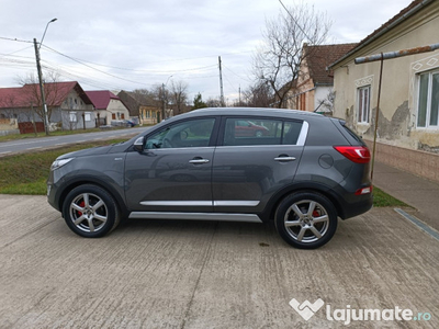 KIA Sportage 4×4 an 2011 diesel 20 crdi klimatronic adus recent