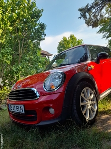 Mini cooper ,1.6 benzina an 2011