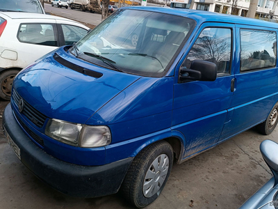 VW T4 Caravelle, din 2001, cu motor de 2.5 TDI