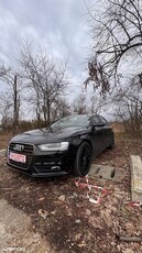 Audi A4 Avant 2.0 TDI DPF clean diesel multitronic Attraction