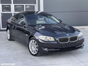 BMW Seria 5 520d Touring Aut. Luxury Line