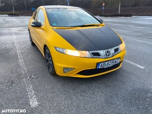 Honda Civic 1.8 SOHC i-VTEC MT Executive