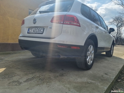 Vând Volkswagen Touareg 2017