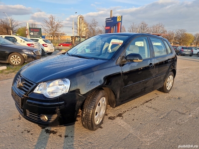 Volkswagen Polo 1,2 benzina Aer Condiționat recent adus