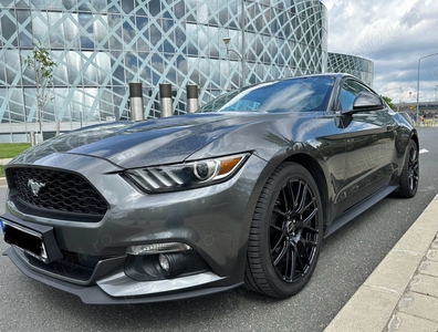 Ford Mustang Coupe EcoBoost 2.3