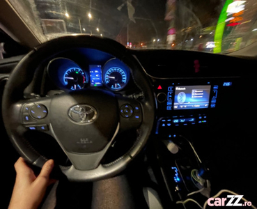 Toyota Auris 2016, benzină, automata, 164000 km reali