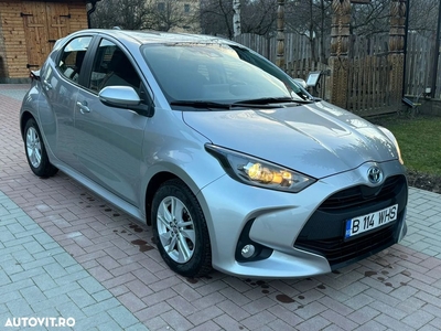 Toyota Yaris 1.5 VVT-i HSD Dynamic