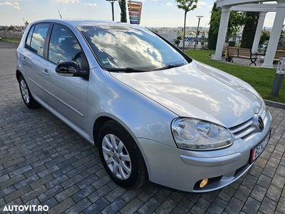 Volkswagen Golf 1.6 Highline