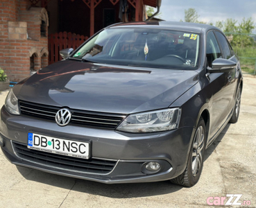 Liciteaza-Volkswagen Jetta 2012