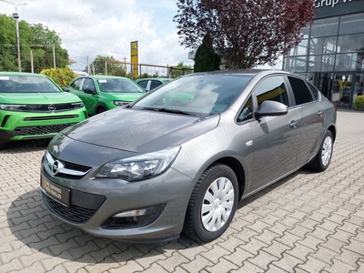 Opel Astra Sedan 1.4i 140CP