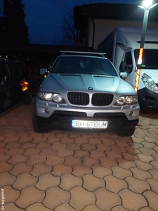 Vând BMW X5 din 2006 euro 4 ,interior piele neagra și pavilionul tot negru, stare bună de funcționa