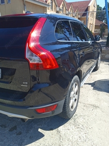 vând Volvo XC60 D5