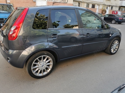 Ford fiesta 2008 înmatriculat