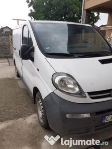 Opel Vivaro masina