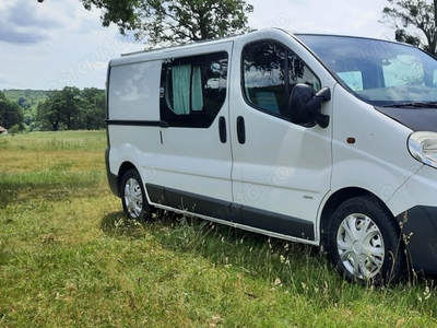 Vand Opel Vivaro Mixt pregatit pentru off camping