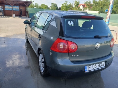 Volkswagen Golf 5 benzină