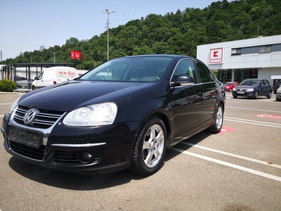 VW Jetta Benzină