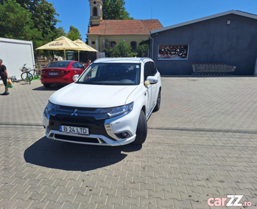 Mitsubishi Outlander Hybrid Plug -In