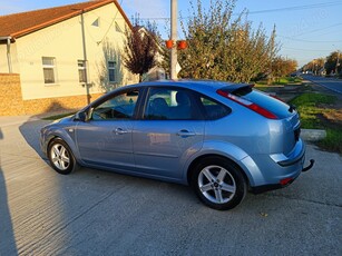 Ford focus an 2007 benzina 1.4 klima adusa recent