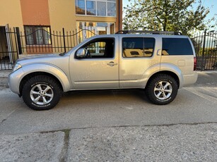 Nissan Pathfinder 2.5D 4x4 2011