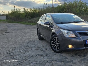 Toyota Avensis 2011 2.0 D 126 CP Clima Navi Camera