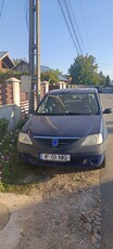 Vând Dacia Logan