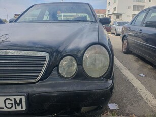 Vând Mercedes W210 2.2 CDI