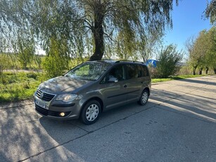 Volkswagen Touran 1.6 FSI