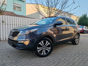 Kia Sportage CRDi Euro5 NAviPielePanoramicKeyLesGoInczScaune BanchetaCmrMasalier etc !