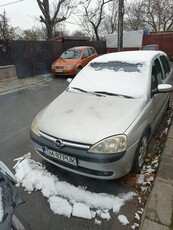 Vând Opel Corsa 1,2 pe benzina,an 2002 radiat,pentru piese schimb.Pret 2500 lei.