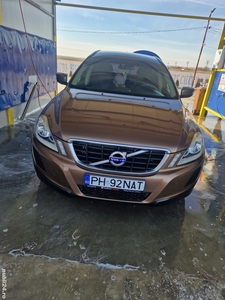 Vând volvo xc 60 ,an 2010 2,4 manuala !preț negociabil 8500 nr telefon