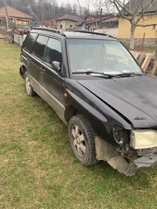 Vand subaru forester lovit Horezu