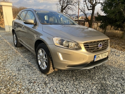 Volvo XC60 D5 AWD Summum Nasaud