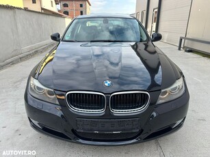 BMW Seria 3 320d DPF Touring Aut.